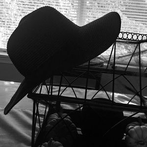 Black H&M Sun Hat 🕸